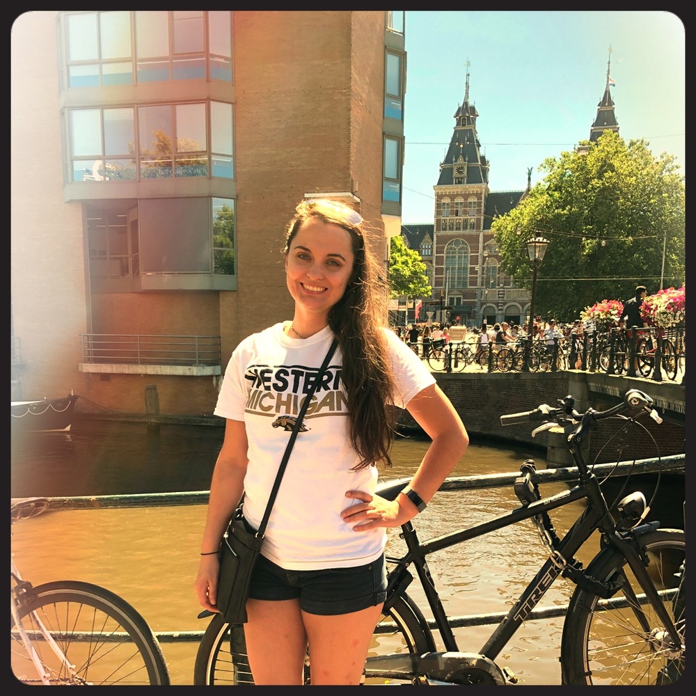 Meet your Posher, Amanda